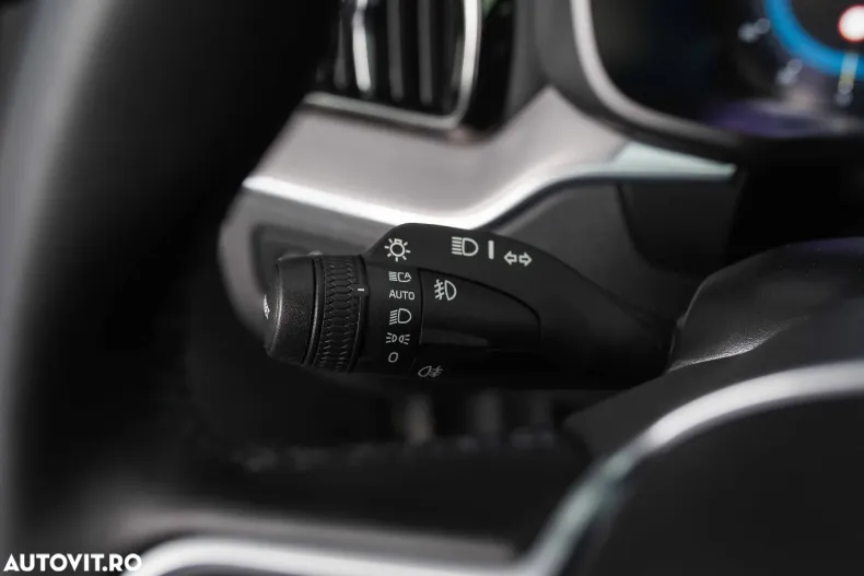 Volvo XC60 din 2021 cu 151.094 km - oferta VOL177745 - foto 18