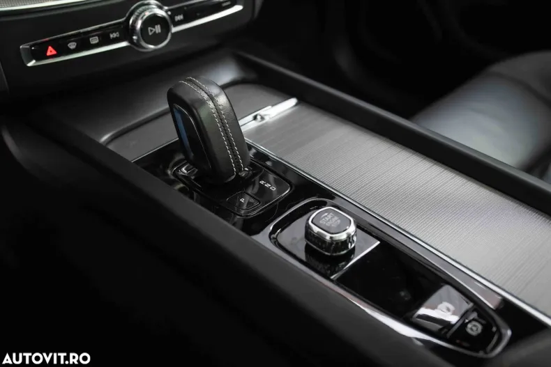 Volvo XC60 din 2021 cu 151.094 km - oferta VOL177745 - foto 32
