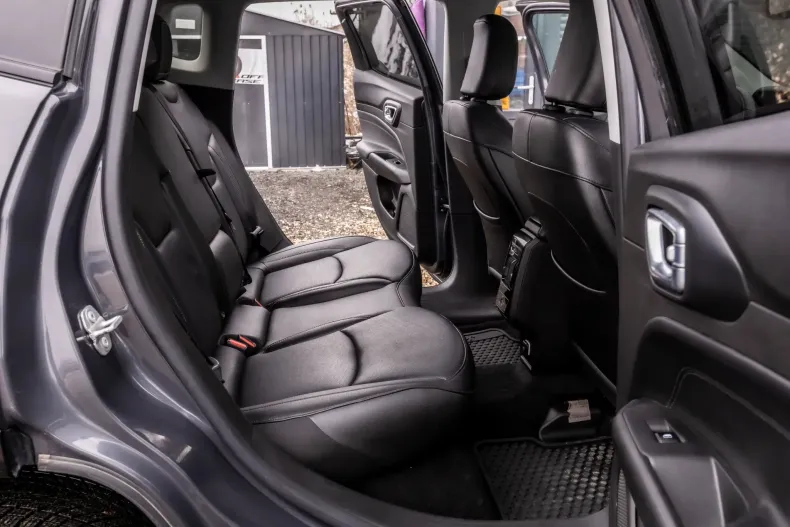 Jeep Compass din 2023 cu 34.000 km - oferta JEE177750 - foto 6