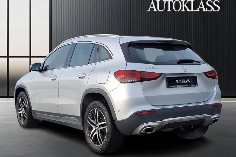 Mercedes-Benz GLA din 2021 cu 49.355 km - oferta MER177779 - foto 3