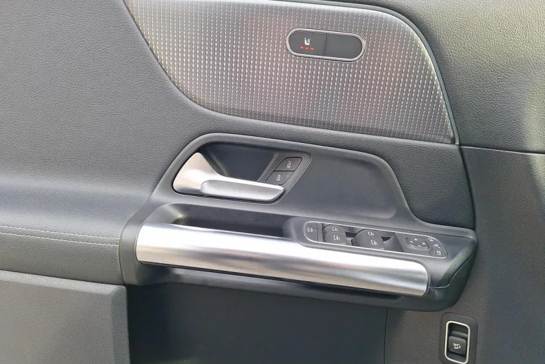 Mercedes-Benz GLA din 2021 cu 49.355 km - oferta MER177779 - foto 16