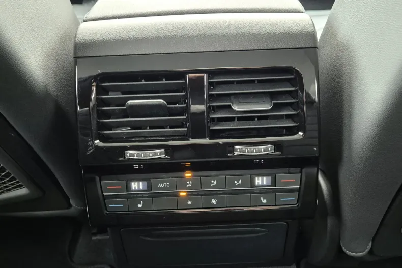 Volkswagen Touareg din 2021 cu 145.830 km - oferta VOL177791 - foto 14