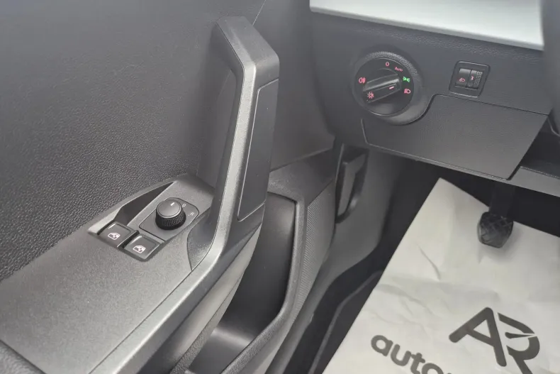 Seat Ibiza din 2023 cu 30.233 km - oferta SEA177793 - foto 13