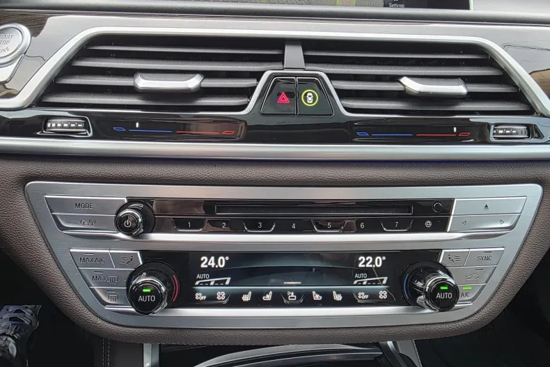 BMW Seria 7 din 2022 cu 80.247 km - oferta BMW177801 - foto 16