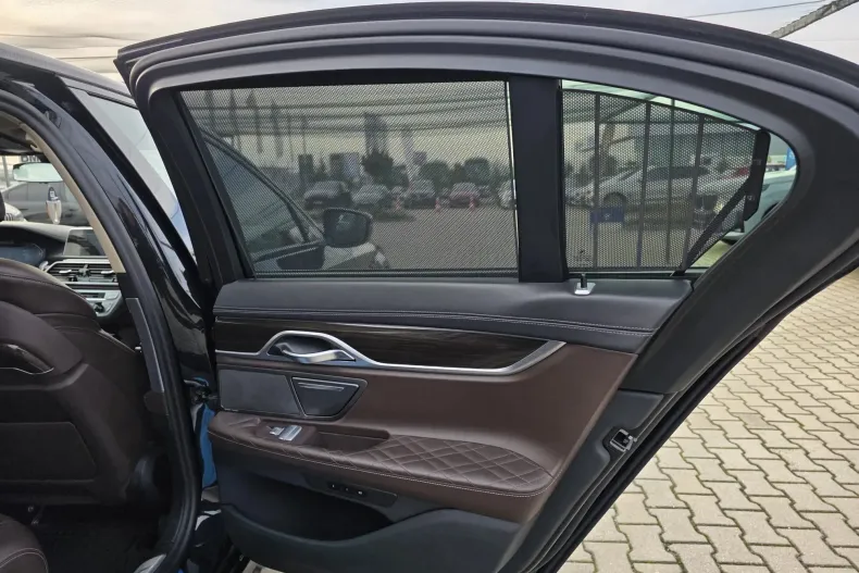 BMW Seria 7 din 2022 cu 80.247 km - oferta BMW177801 - foto 24