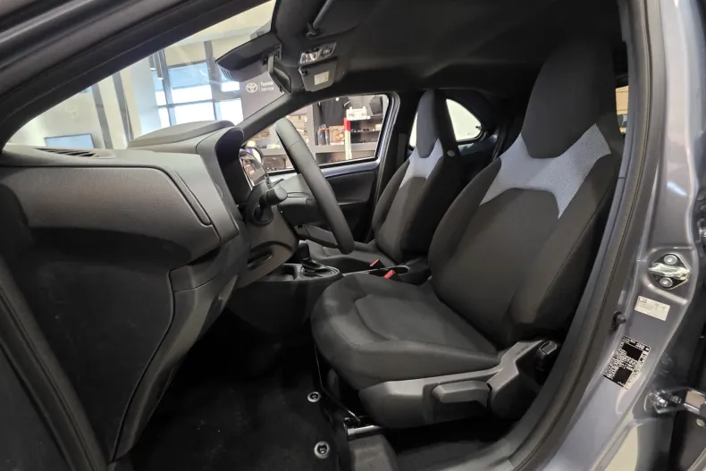 Toyota Aygo (X) din 2025 cu 10 km - oferta TOY177803 - foto 6