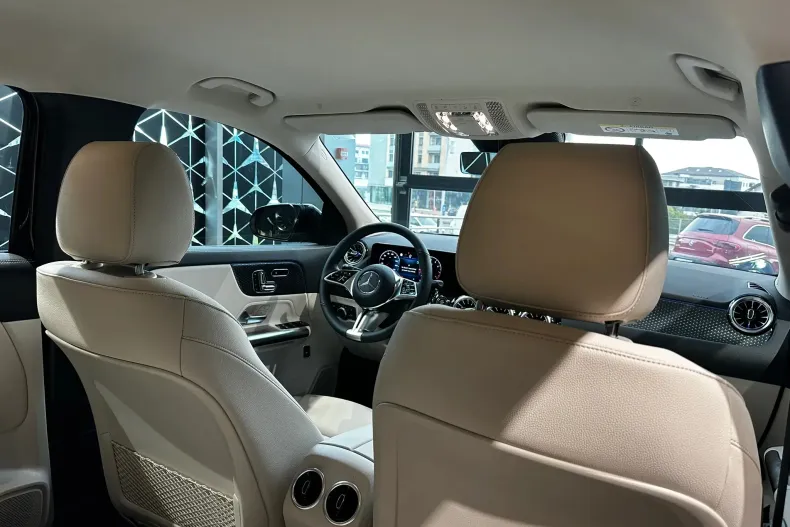 Mercedes-Benz GLA din 2025 cu 6 km - oferta MER177834 - foto 9