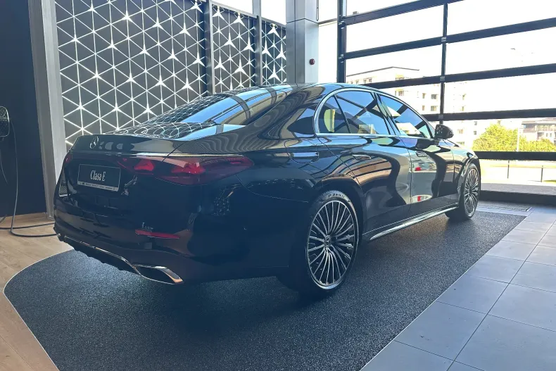 Mercedes-Benz E din 2025 cu 5 km - oferta MER177838 - foto 3