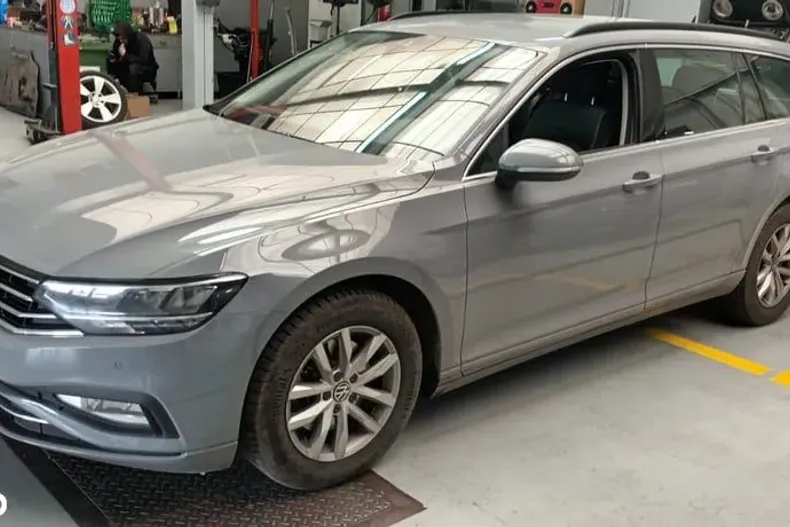 Volkswagen Passat din 2022 cu 62.574 km - oferta VOL177855 - foto 1