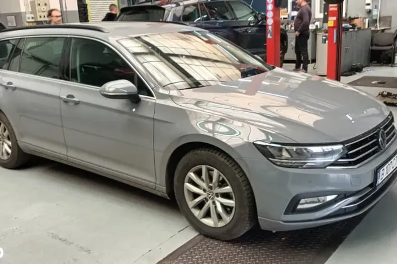 Volkswagen Passat din 2022 cu 62.574 km - oferta VOL177855 - foto 2