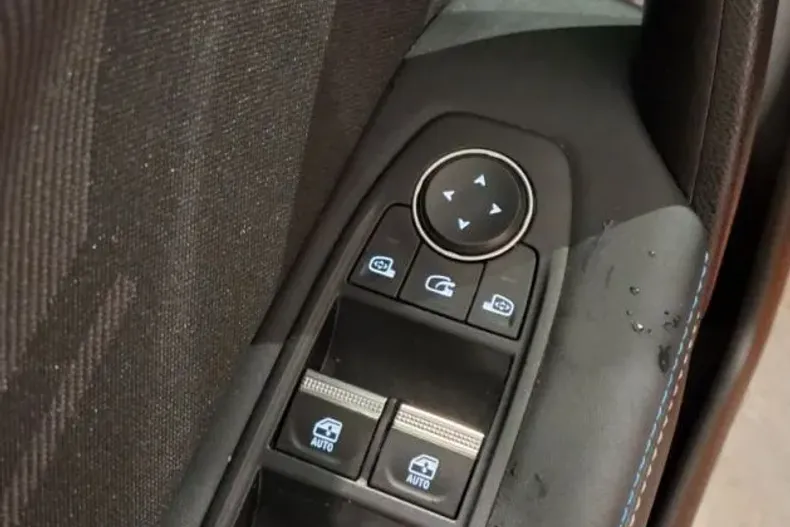 Renault Captur din 2025 cu 5.354 km - oferta REN177865 - foto 23