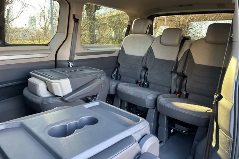 Volkswagen Multivan din 2025 cu 5.000 km - oferta VOL177867 - foto 7