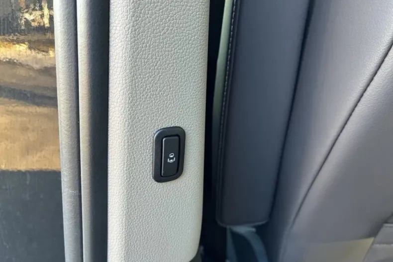 Volkswagen Multivan din 2025 cu 5.000 km - oferta VOL177867 - foto 11