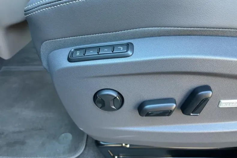 Volkswagen Multivan din 2025 cu 5.000 km - oferta VOL177867 - foto 23