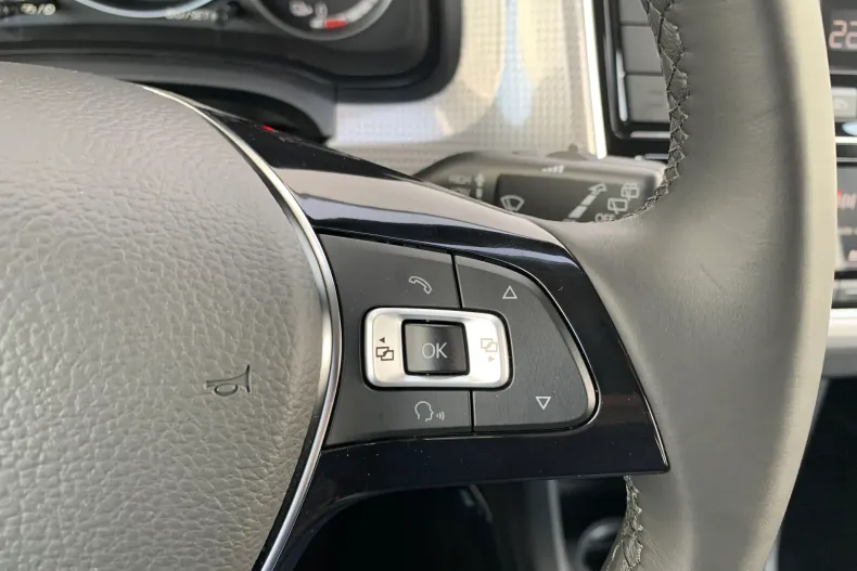 Volkswagen up! din 2022 cu 10.659 km - oferta VOL177876 - foto 15