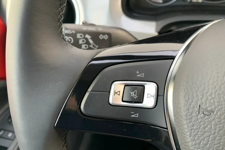 Volkswagen up! din 2022 cu 10.659 km - oferta VOL177876 - foto 16