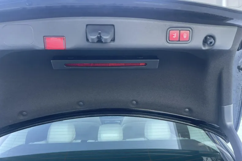 Mercedes-Benz E din 2021 cu 84.645 km - oferta MER177882 - foto 23