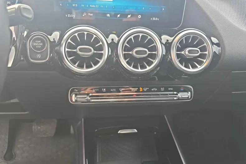 Mercedes-Benz GLA din 2020 cu 70.749 km - oferta MER177888 - foto 15