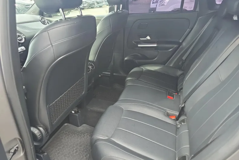 Mercedes-Benz GLA din 2020 cu 70.749 km - oferta MER177888 - foto 27