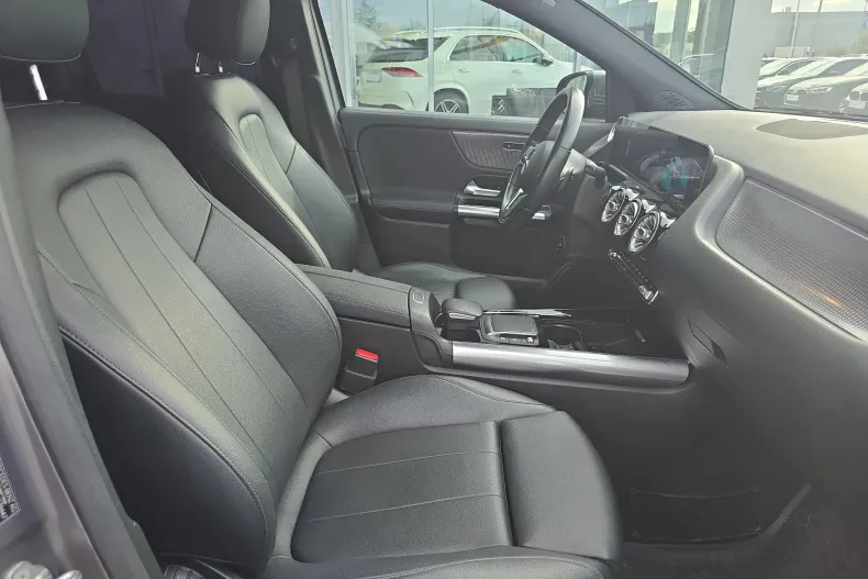 Mercedes-Benz GLA din 2020 cu 70.749 km - oferta MER177888 - foto 31