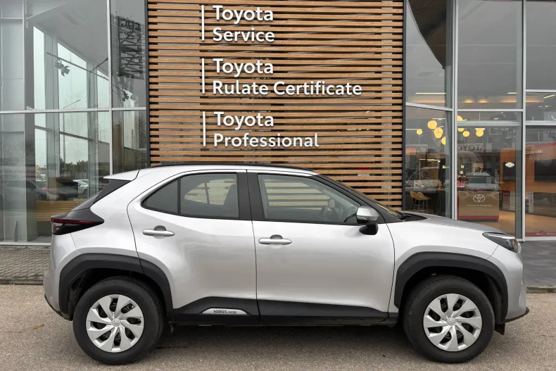 Toyota Yaris Cross din 2025 cu 2.700 km - oferta TOY177901 - foto 4