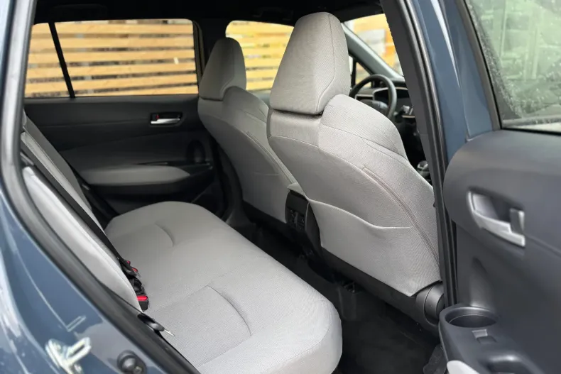 Toyota Corolla Cross din 2025 cu 2.500 km - oferta TOY177902 - foto 8