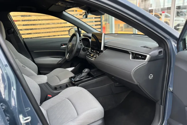 Toyota Corolla Cross din 2025 cu 2.500 km - oferta TOY177902 - foto 9