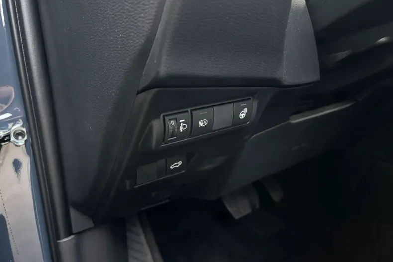 Toyota Corolla Cross din 2025 cu 2.500 km - oferta TOY177902 - foto 12