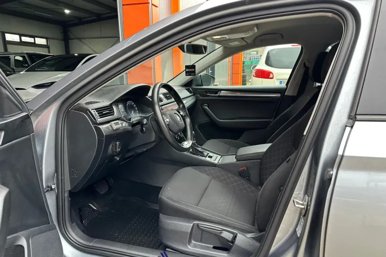 Skoda Superb din 2020 cu 152.072 km - oferta SKO177911 - foto 5