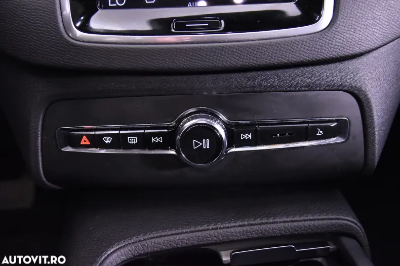 Volvo XC90 din 2021 cu 77.212 km - oferta VOL177947 - foto 18