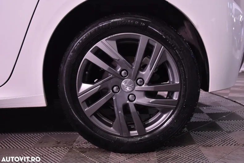 Peugeot 208 din 2022 cu 77.714 km - oferta PEU177949 - foto 13