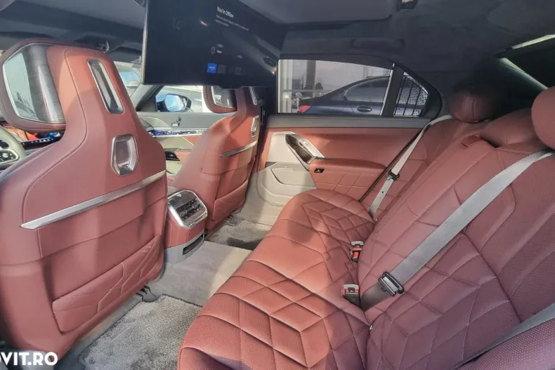 BMW Seria 7 din 2024 cu 20.090 km - oferta BMW177972 - foto 12