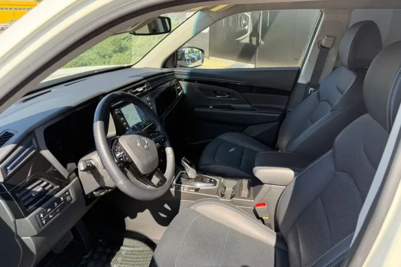 Ssangyong Korando din 2023 cu 5.500 km - oferta SSA177981 - foto 5