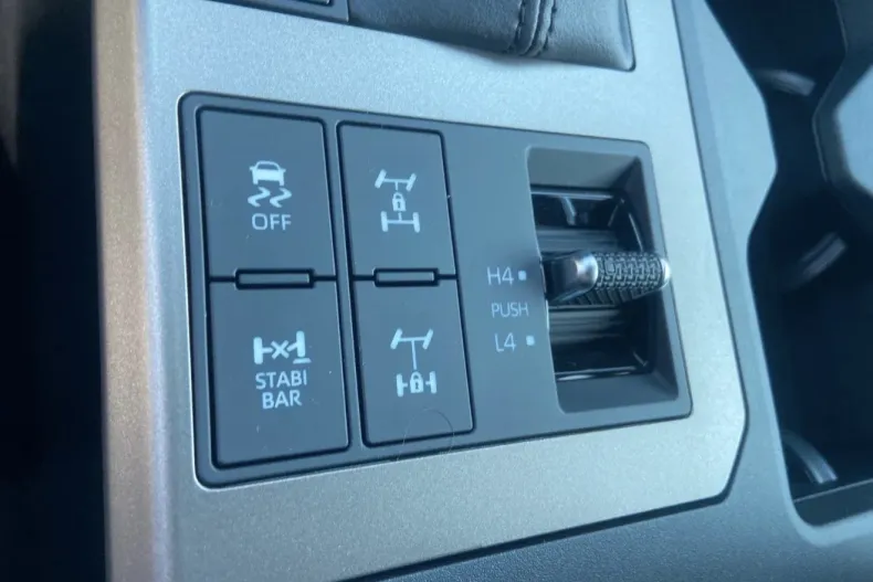 Toyota Land Cruiser 250 din 2025 cu 5.400 km - oferta TOY177983 - foto 14