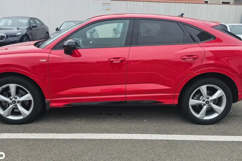 Audi Q3 din 2021 cu 65.300 km - oferta AUD177988 - foto 3