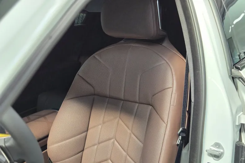 BMW Seria 7 din 2025 cu 13 km - oferta BMW178009 - foto 2