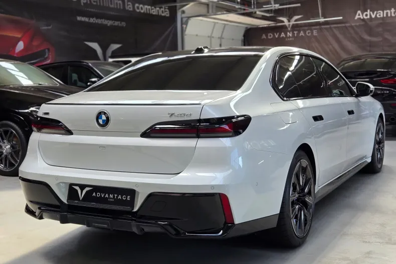 BMW Seria 7 din 2025 cu 13 km - oferta BMW178009 - foto 3