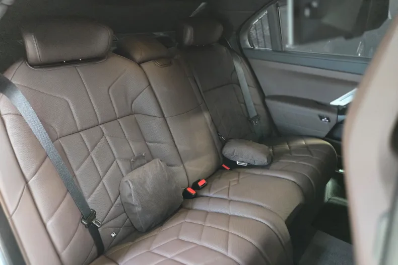 BMW Seria 7 din 2025 cu 13 km - oferta BMW178009 - foto 10