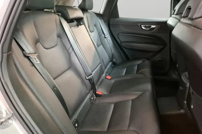 Volvo XC60 din 2021 cu 62.926 km - oferta VOL178014 - foto 8