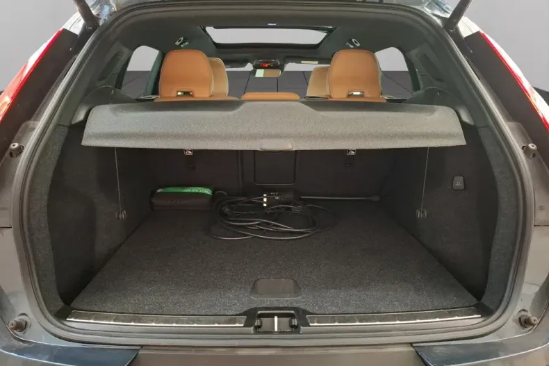 Volvo XC40 din 2021 cu 39.594 km - oferta VOL178016 - foto 5