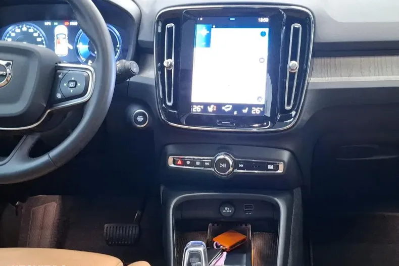 Volvo XC40 din 2021 cu 39.594 km - oferta VOL178016 - foto 9