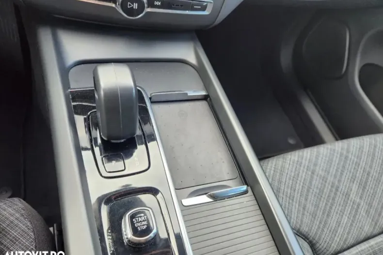 Volvo XC60 din 2022 cu 160.449 km - oferta VOL178020 - foto 12