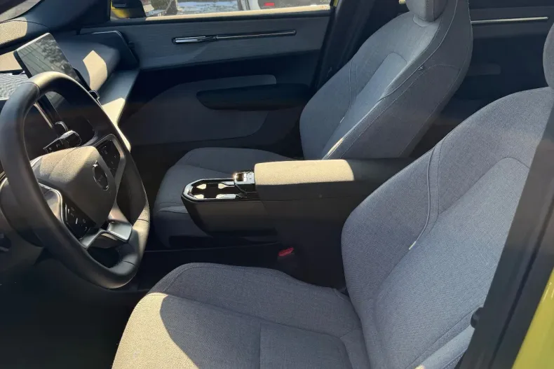 Volvo EX30 din 2025 cu 1.989 km - oferta VOL178028 - foto 11