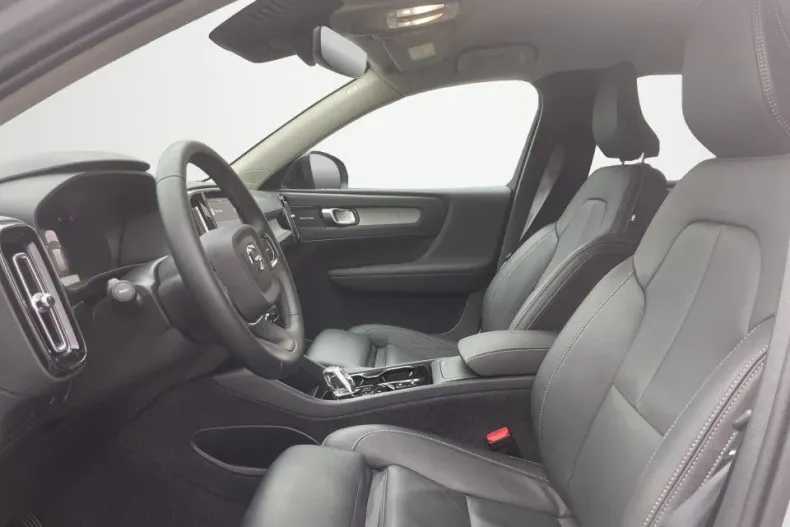 Volvo XC40 din 2025 cu 11.000 km - oferta VOL178030 - foto 9