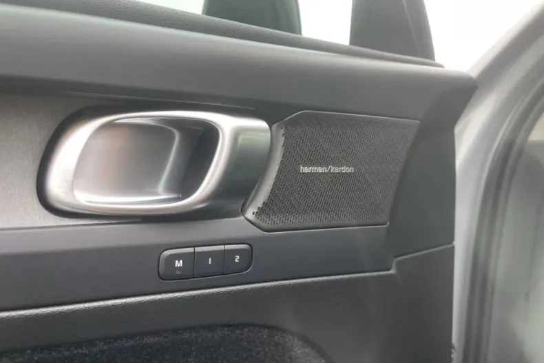 Volvo XC40 din 2025 cu 11.000 km - oferta VOL178030 - foto 16