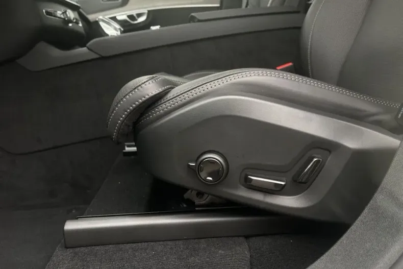 Volvo XC90 din 2024 cu 1 km - oferta VOL178032 - foto 22