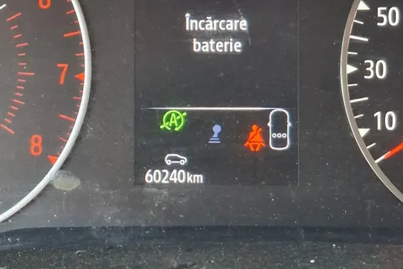 Renault Clio din 2023 cu 60.240 km - oferta REN178039 - foto 5