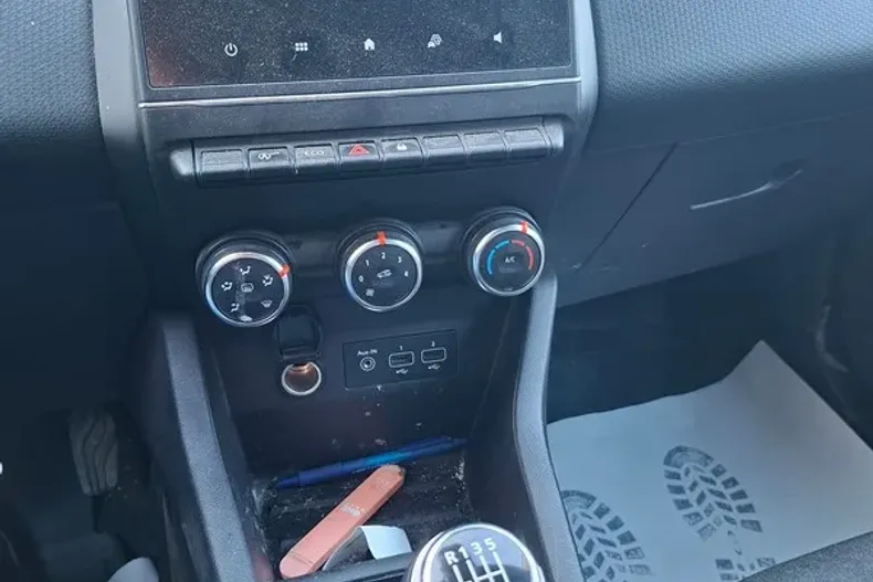 Renault Clio din 2023 cu 60.240 km - oferta REN178039 - foto 6