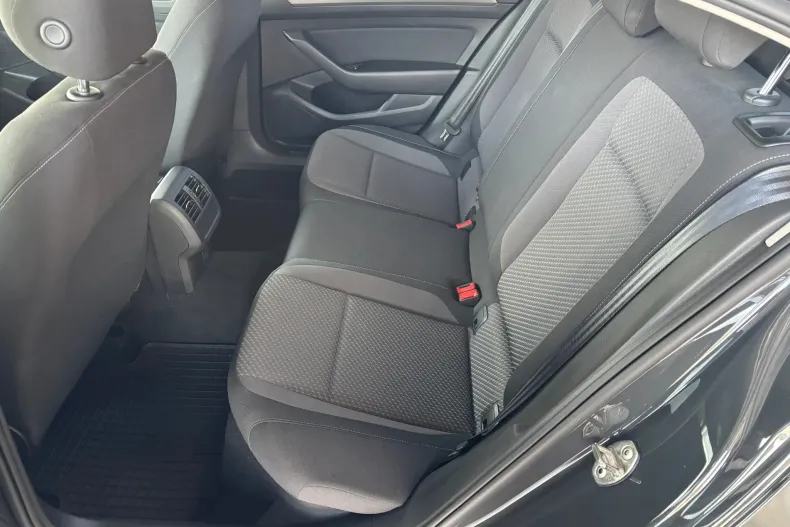 Volkswagen Passat din 2020 cu 79.000 km - oferta VOL178044 - foto 29