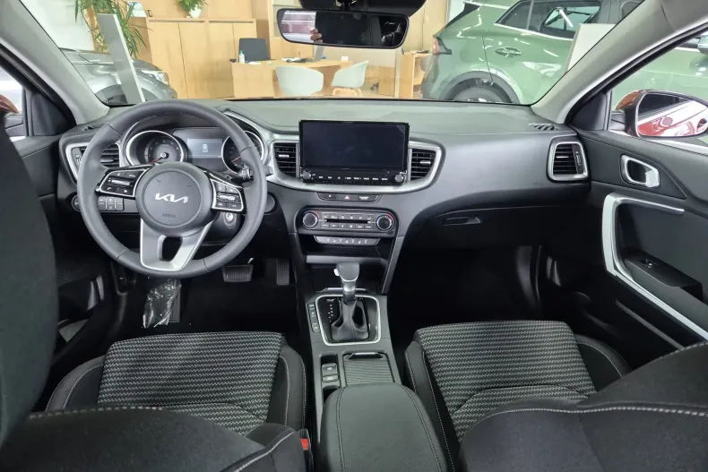 Kia XCeed din 2025 cu 7 km - oferta KIA178047 - foto 9